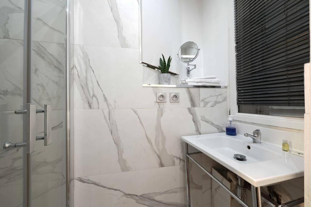 Great And Cosy Studio At Champ De Mars Paris Exterior photo